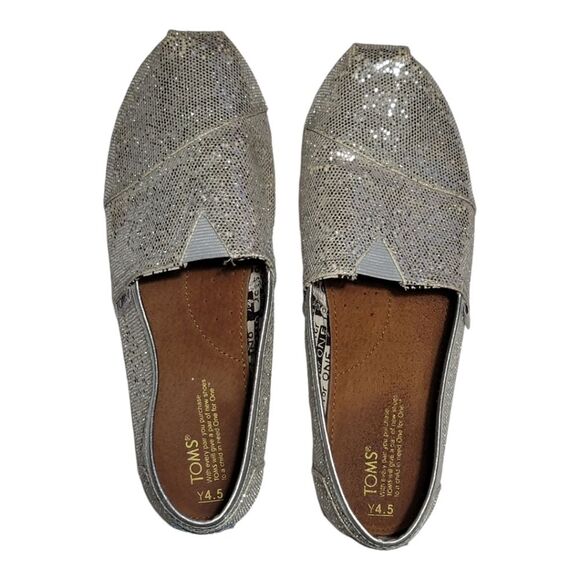 Toms Slip On Flats Silver Blingy Glitter Sequin Material Size Youth 4.5 GUC - Picture 5 of 6